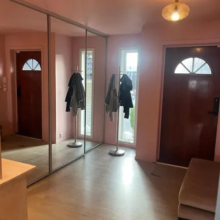 With 4 Bedrooms, Available For Ons 斯塔万格