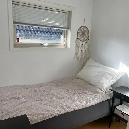 With 4 Bedrooms, Available For Ons Apartament Stavanger